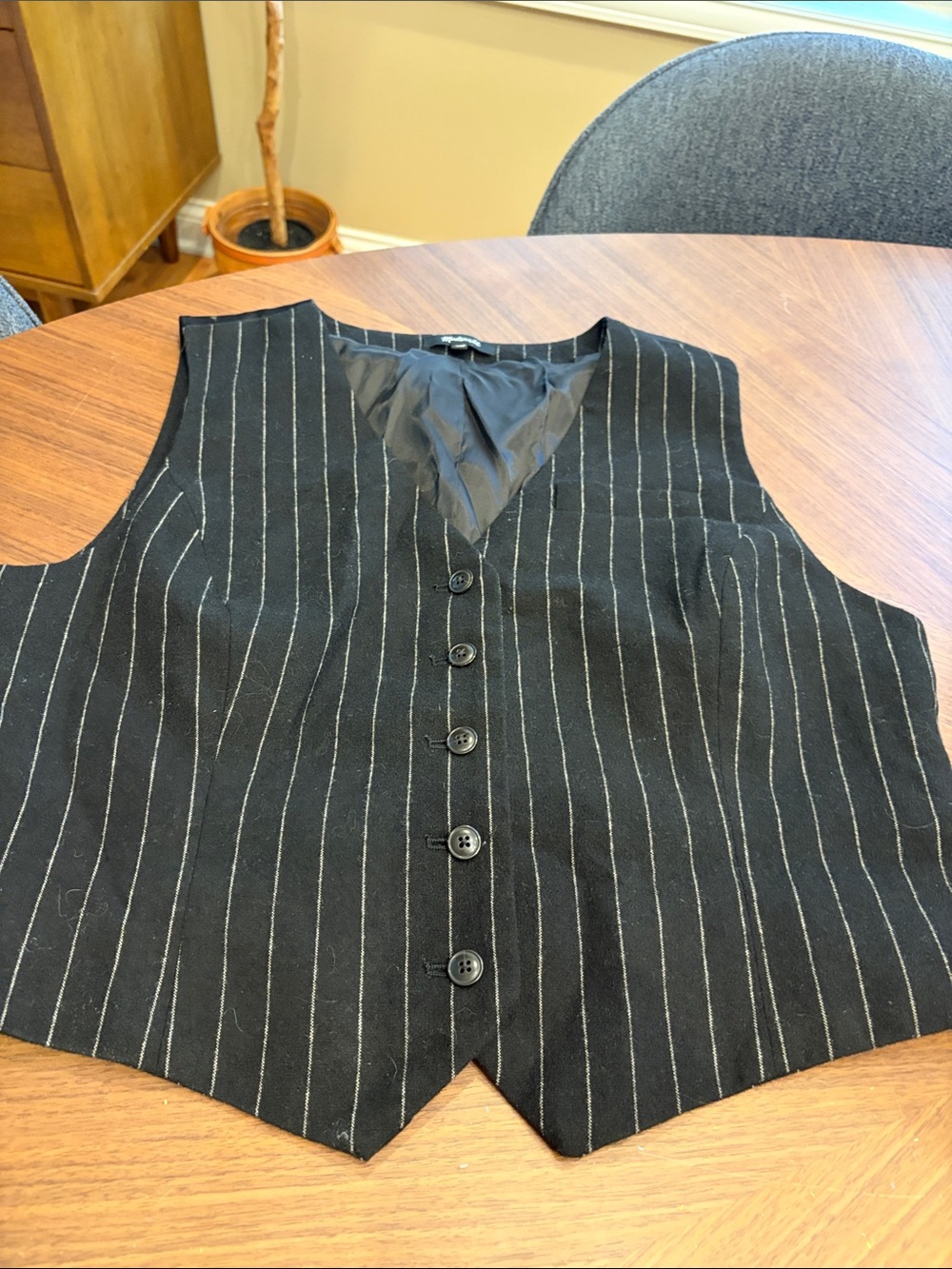 Madewell Black Wool Button-Front Vest in Pinstripe Size 14 
GUC Sfree home